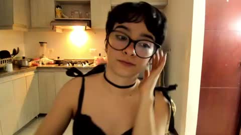 Snapshot of petitee_lunna chatting on 28, 6, 2026 Lunna online show from 28, 6, 2026