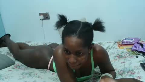 Snapshot of petitegirly12 chatting on 6, 3, 2025 petitegirly12 online show from 6, 3, 2025