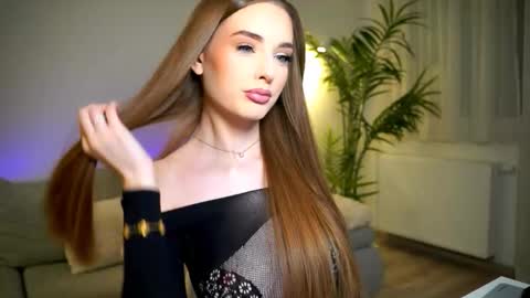 Petitegonwiild online show from 25, 11, 2025