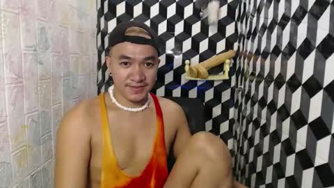 Snapshot of petitehugecockxnxxx chatting on 17, 5, 2026 Call me jake online show from 17, 5, 2026
