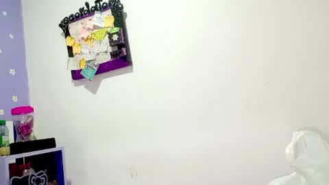 Snapshot of petiteivoryqueen chatting on 16, 7, 2026 danna online show from 16, 7, 2026