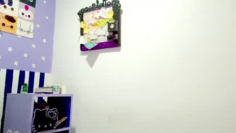 Snapshot of petiteivoryqueen chatting on 23, 7, 2026 danna online show from 23, 7, 2026