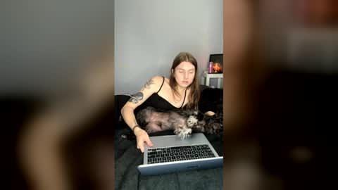 Snapshot of petiteratt chatting on 30, 5, 2026 I am very new and dont know what im doing lol online show from 30, 5, 2026