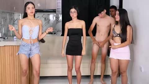 Sara Emma and Nahomy online show from 13, 10, 2025