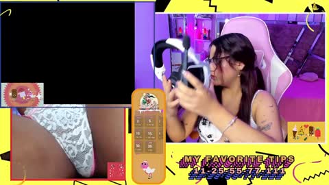 Snapshot of petitesofia_ chatting on 2, 1, 2025 Sofia online show from 2, 1, 2025