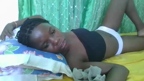 petitesweetchiq online show from 30, 11, 2025