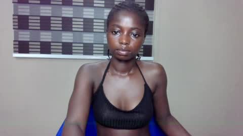 petitexxebony online show from 19, 5, 2026