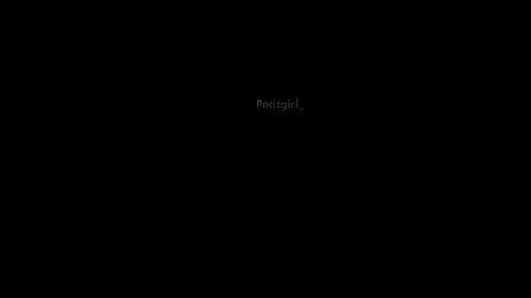 Snapshot of petitgirl_ chatting on 9, 10, 2025 J A S S online show from 9, 10, 2025
