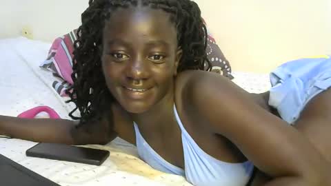Snapshot of petitte_gyaal chatting on 11, 10, 2025 petitte_gyaal online show from 11, 10, 2025
