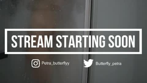 Snapshot of petra_butterfly chatting on 7, 5, 2026 i.. .U can call me Nick .... Help me to reach 200 thumbs up online show from 7, 5, 2026
