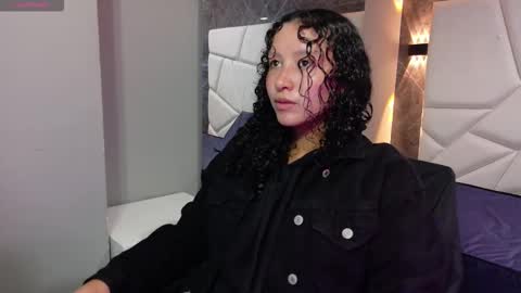 Snapshot of pettymoon chatting on 18, 11, 2025 Moon online show from 18, 11, 2025