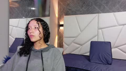 Snapshot of pettymoon chatting on 21, 11, 2025 Moon online show from 21, 11, 2025