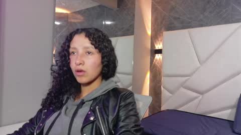 Snapshot of pettymoon chatting on 23, 11, 2025 Moon online show from 23, 11, 2025