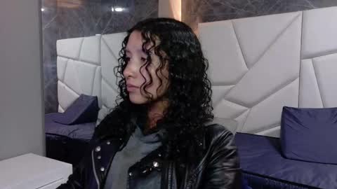 Snapshot of pettymoon chatting on 2, 12, 2025 Moon online show from 2, 12, 2025