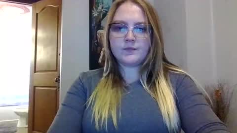 Snapshot of phatassblond chatting on 9, 2, 2025 PhatAssBlond online show from 9, 2, 2025