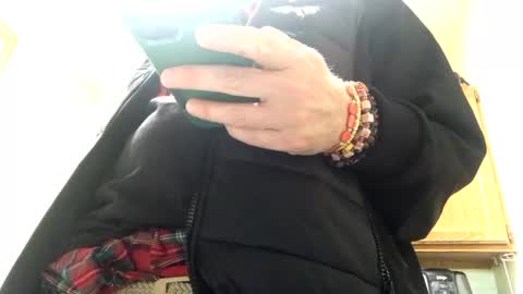 Snapshot of phildoesart chatting on 5, 10, 2025 Phil online show from 5, 10, 2025