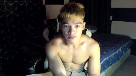 Snapshot of philhotbody chatting on 13, 1, 2025 AJ online show from 13, 1, 2025