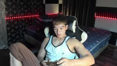 Snapshot of philhotbody chatting on 26, 1, 2025 AJ online show from 26, 1, 2025