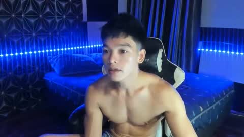 Snapshot of philhotbody chatting on 6, 2, 2025 AJ online show from 6, 2, 2025