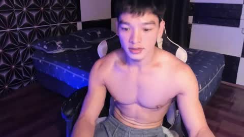 Snapshot of philhotbody chatting on 21, 2, 2025 AJ online show from 21, 2, 2025