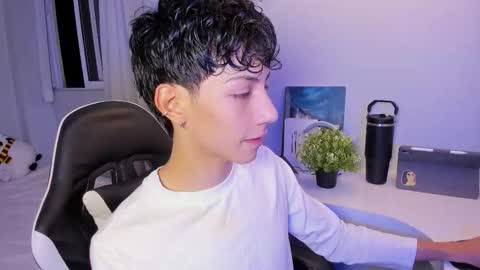 Snapshot of philipe_moonlight_ chatting on 17, 10, 2025 Phil. INDEPENDENT MODEL online show from 17, 10, 2025