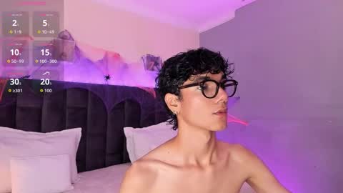 Snapshot of phillicious_ chatting on 20, 10, 2025 Phillip online show from 20, 10, 2025