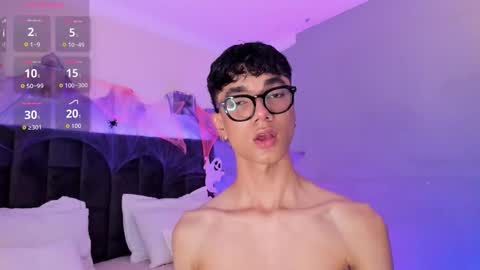 Snapshot of phillicious_ chatting on 22, 10, 2025 Phillip online show from 22, 10, 2025