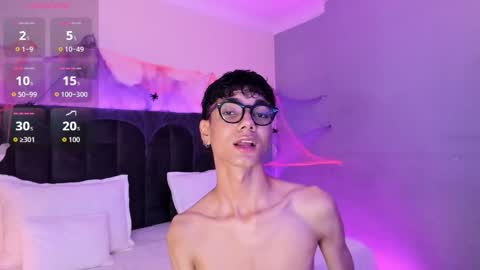 Snapshot of phillicious_ chatting on 30, 10, 2025 Phillip online show from 30, 10, 2025