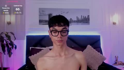 Snapshot of phillicious_ chatting on 1, 11, 2025 Phillip online show from 1, 11, 2025