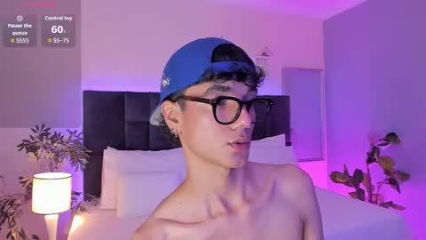 Snapshot of phillicious_ chatting on 10, 11, 2025 Phillip online show from 10, 11, 2025