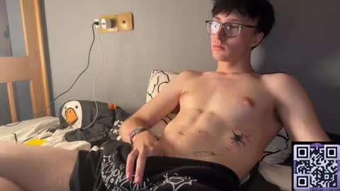 Snapshot of phillip_mell chatting on 15, 10, 2025 Phillip online show from 15, 10, 2025