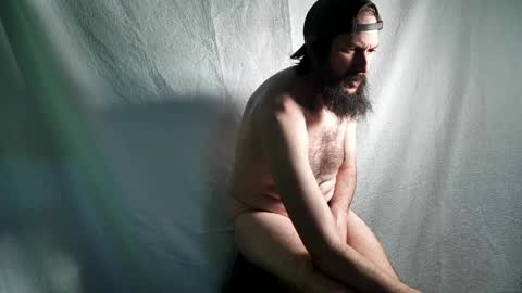 Snapshot of phoenixphallox chatting on 20, 5, 2026 randy online show from 20, 5, 2026