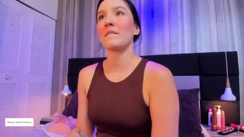 Snapshot of pia_johnson__ chatting on 14, 5, 2026 SOPHIA online show from 14, 5, 2026
