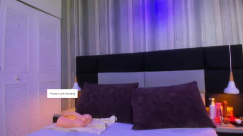 Snapshot of pia_johnson__ chatting on 15, 5, 2026 SOPHIA online show from 15, 5, 2026