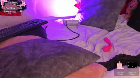  PIA FISHER  online show from 4, 2, 2025