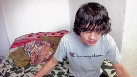 picaszomilos350 online show from 3, 12, 2025