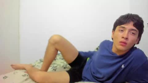 picaszomilos350 online show from 18, 4, 2026