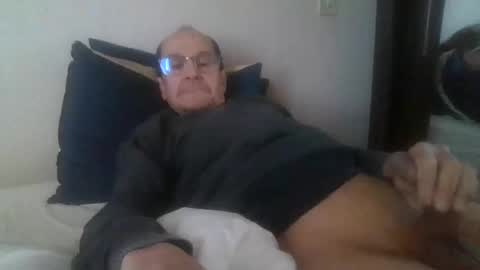 Snapshot of pichoun71 chatting on 24, 1, 2025 pichoun71 online show from 24, 1, 2025