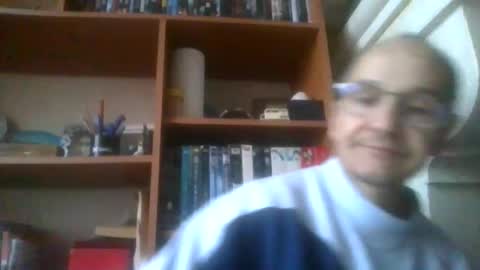 Snapshot of pichoun71 chatting on 2, 2, 2025 pichoun71 online show from 2, 2, 2025