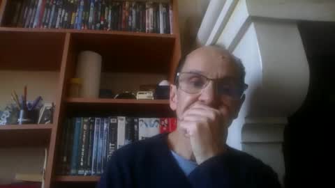 Snapshot of pichoun71 chatting on 2, 2, 2025 pichoun71 online show from 2, 2, 2025
