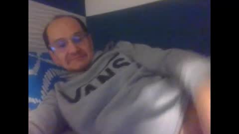 Snapshot of pichoun71 chatting on 17, 2, 2025 pichoun71 online show from 17, 2, 2025