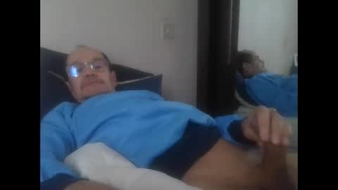 Snapshot of pichoun71 chatting on 22, 2, 2025 pichoun71 online show from 22, 2, 2025