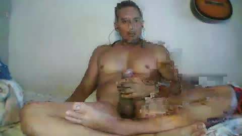 Snapshot of pieslatinos chatting on 23, 3, 2026 pieslatinos online show from 23, 3, 2026