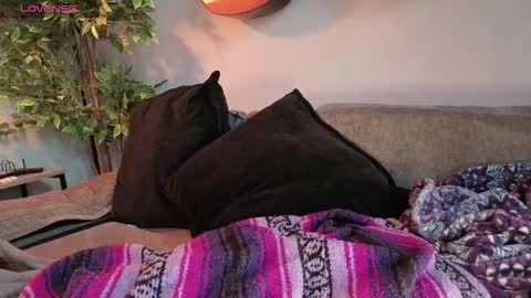 Snapshot of pillogoddess chatting on 12, 3, 2026 PilloGoddess online show from 12, 3, 2026