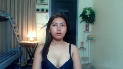 Snapshot of pinay_aangel chatting on 2, 6, 2026 pinay_aangel online show from 2, 6, 2026