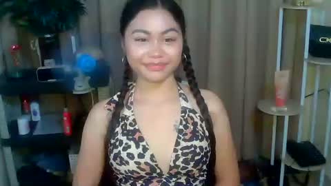 Snapshot of pinay_rosee chatting on 2, 4, 2026 pinay_rosee online show from 2, 4, 2026