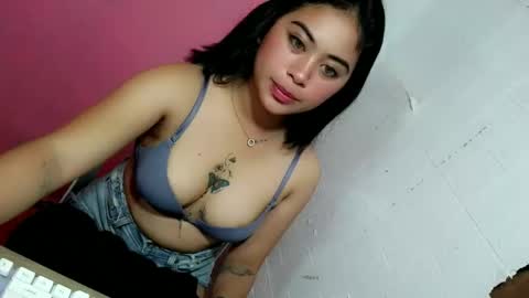 Snapshot of pinay_shinexxx chatting on 2, 6, 2026 pinay_shinexxx online show from 2, 6, 2026