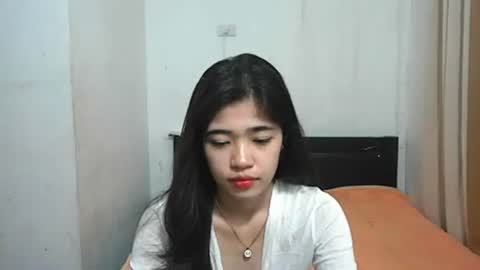 Snapshot of pinaycutie_sylvia chatting on 10, 10, 2025 Via online show from 10, 10, 2025