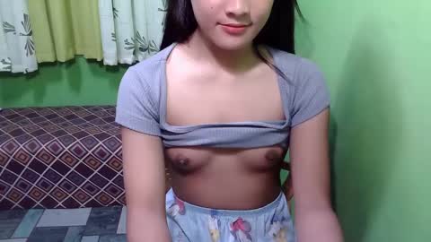 Snapshot of pinaymorena_rhowe chatting on 4, 1, 2025 pinaymorena_rhowe online show from 4, 1, 2025