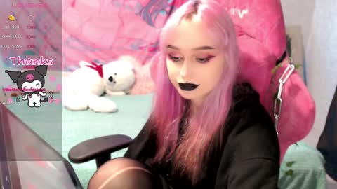 Snapshot of pineapple_dope chatting on 2, 12, 2024 Nancy online show from 2, 12, 2024